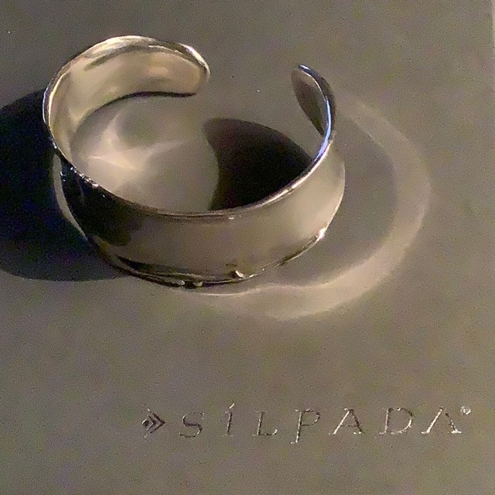 Silpada Silver Cuff Bracelet Rolled Beaded Edges. Excellent condition.